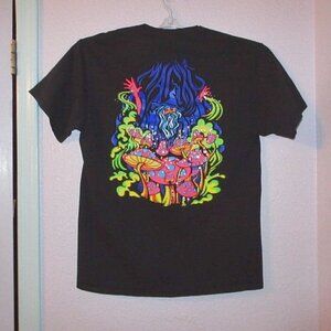 Magic Mushroom T-Shirt M Neon Psychedelic Blacklight Wizard 2 Sided Graphic 70s